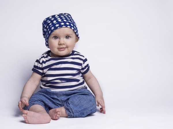 Bébé habillé d’une tenue d’occasion PtiBoo